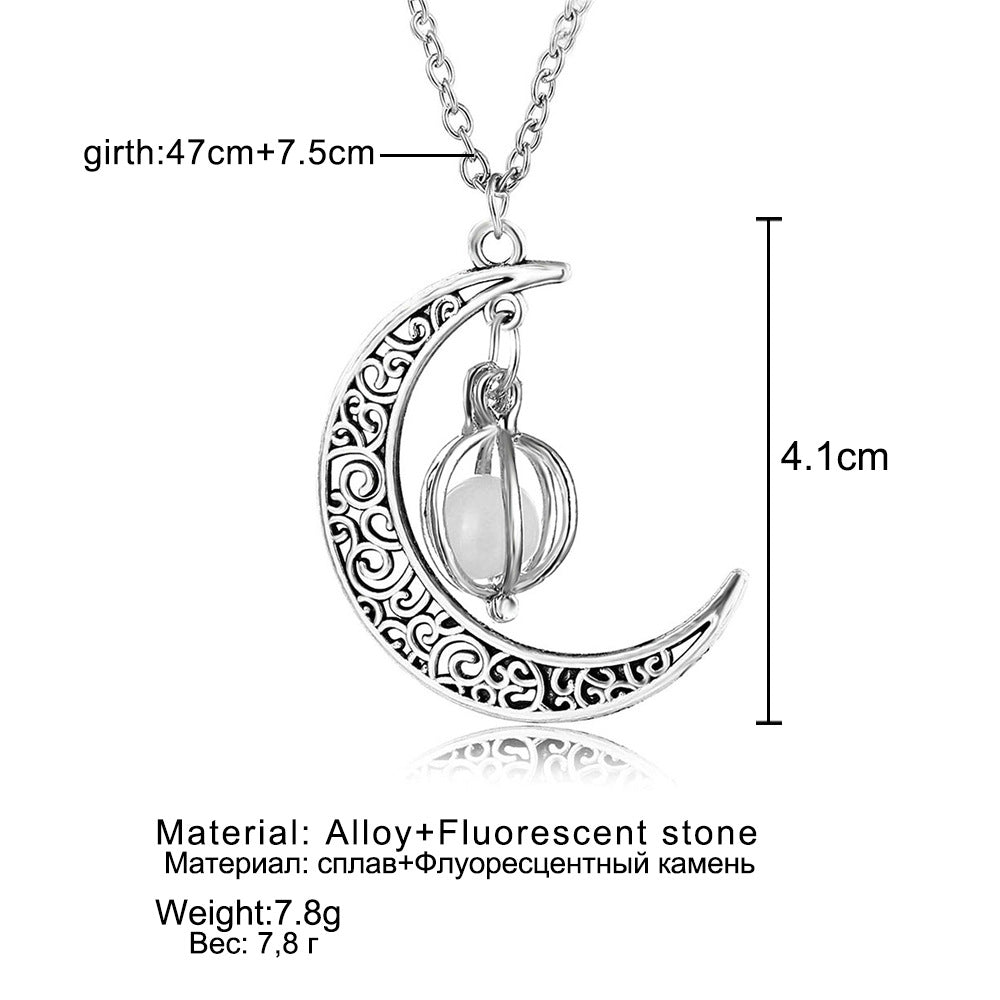 [Best selling in Europe and America] Hollow Moon Heart Shaped Luminous Pumpkin Necklace Pendant Christmas Halloween Clavicle Chain Jewelry