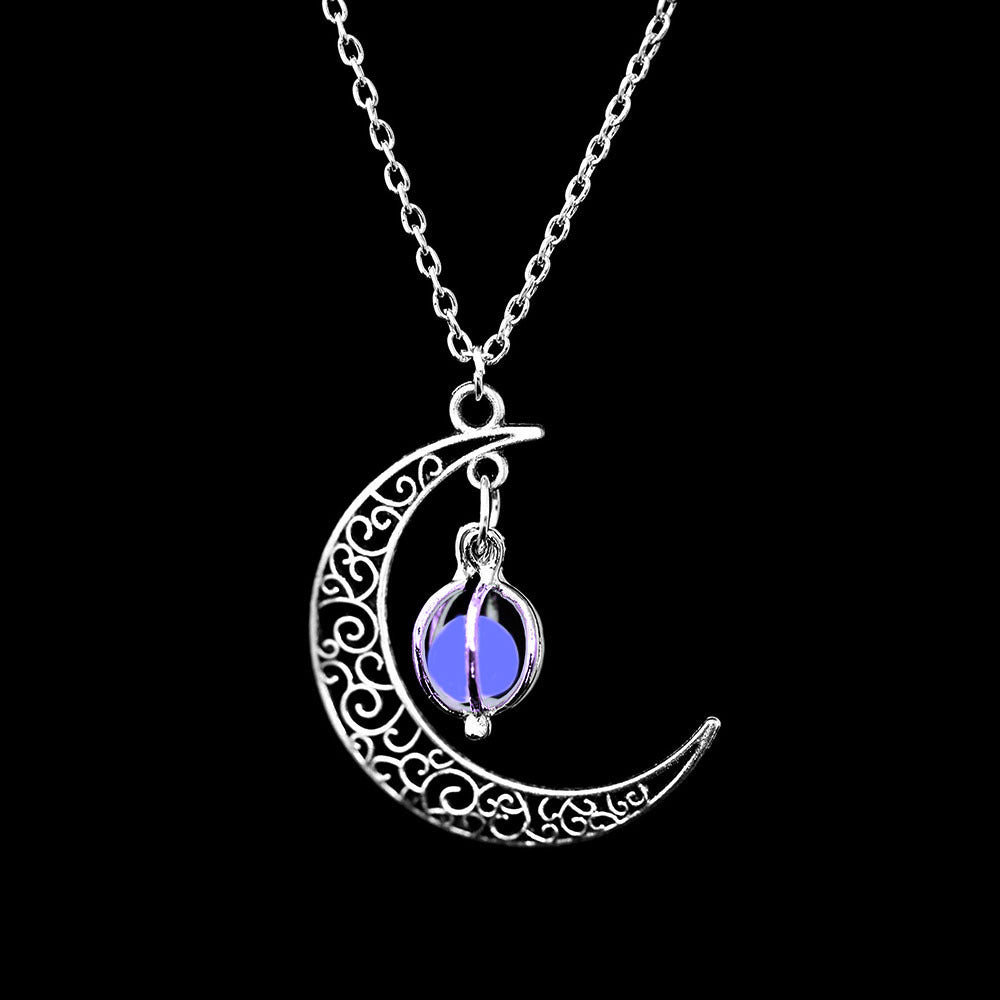 [Best selling in Europe and America] Hollow Moon Heart Shaped Luminous Pumpkin Necklace Pendant Christmas Halloween Clavicle Chain Jewelry