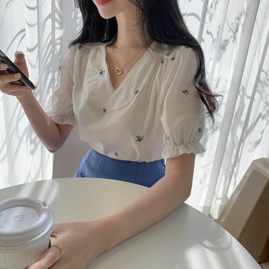 2021 South Korea Dongdaemun new fashion women's short-sleeved shirt flower embroidery loose shirt women's summer