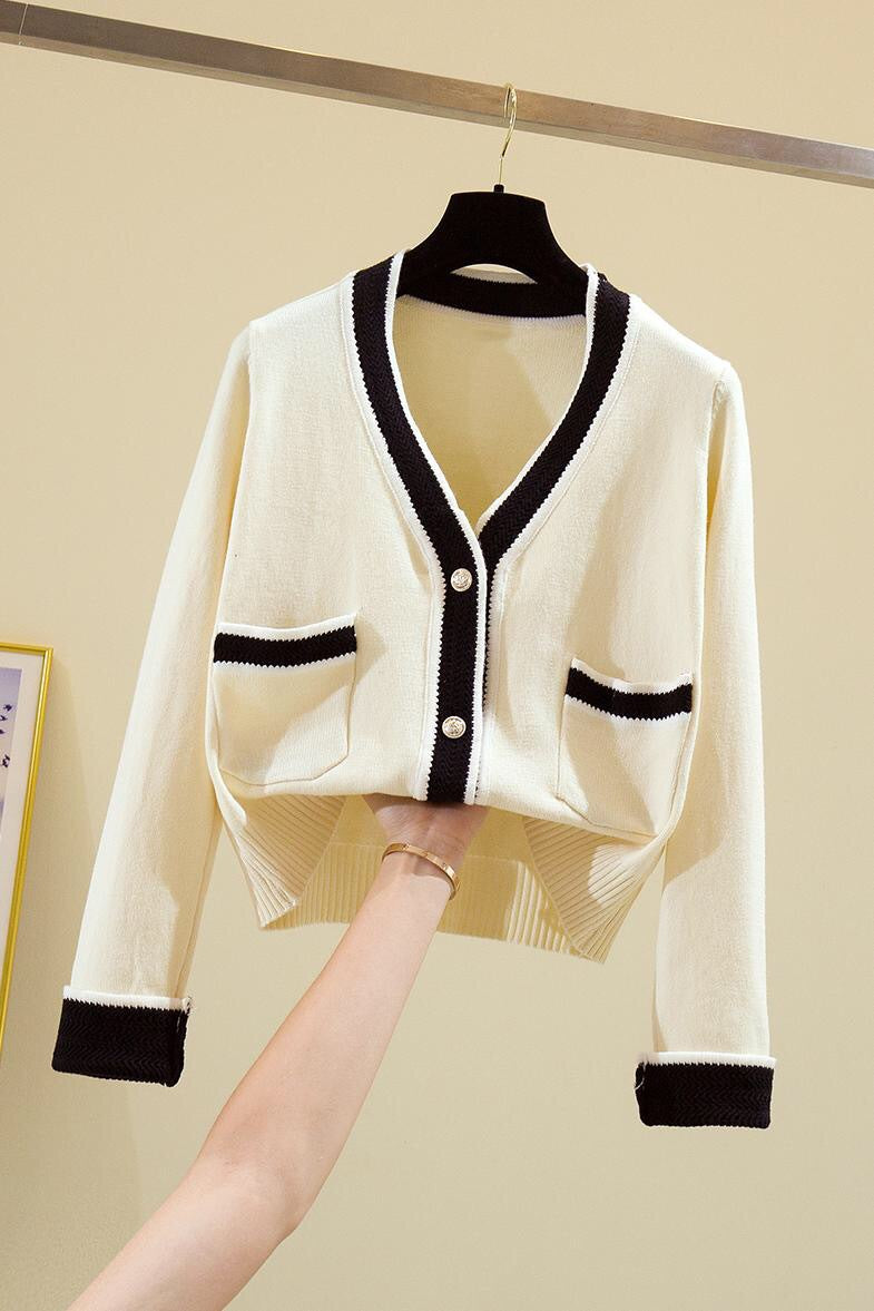 2020 early autumn Korean version of small fragrance style contrast color V-neck cardigan single-breasted short knit sweater women's sweater jacket