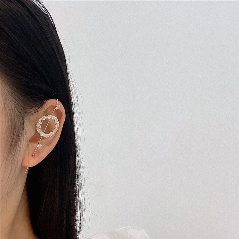 2020 new ins zircon ear hanging ear bone clip niche Korean style cold wind piercing earrings winter metal earrings