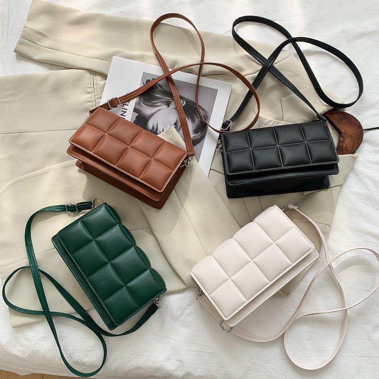 2023 Korean version simple new women's bag street trend internet celebrity single shoulder underarm bag diagonal small square bag