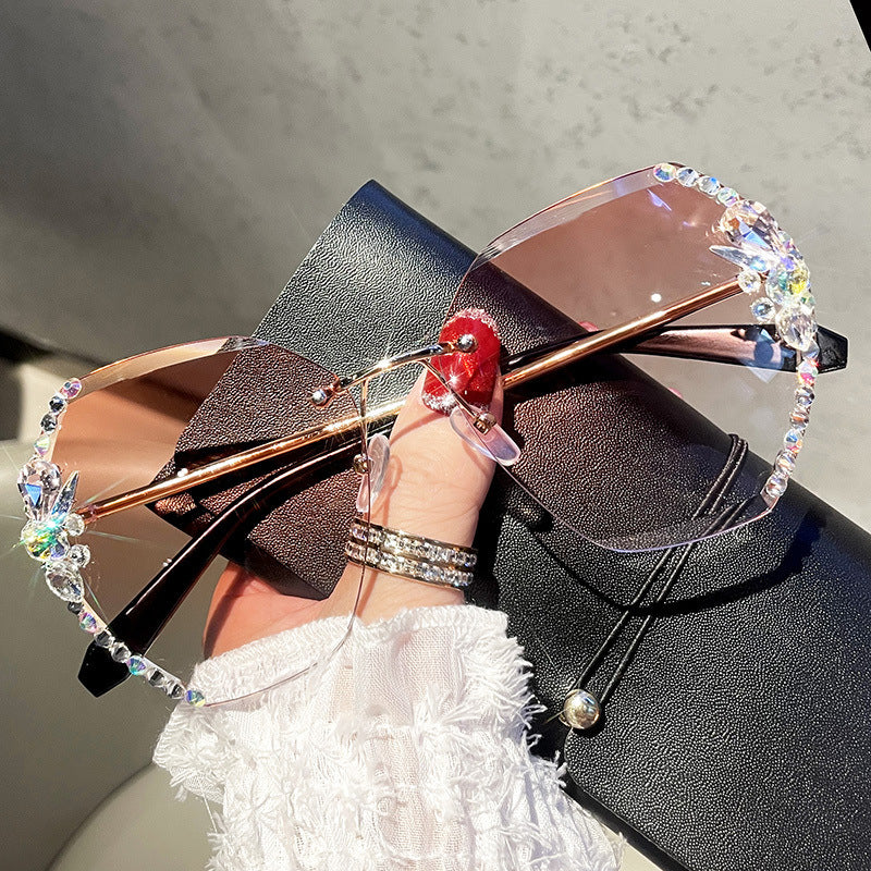 2022 new cross-border hot-selling diamond-encrusted women's sunglasses Korean version of the tide anti-ultraviolet sun glasses big face sunscreen summer