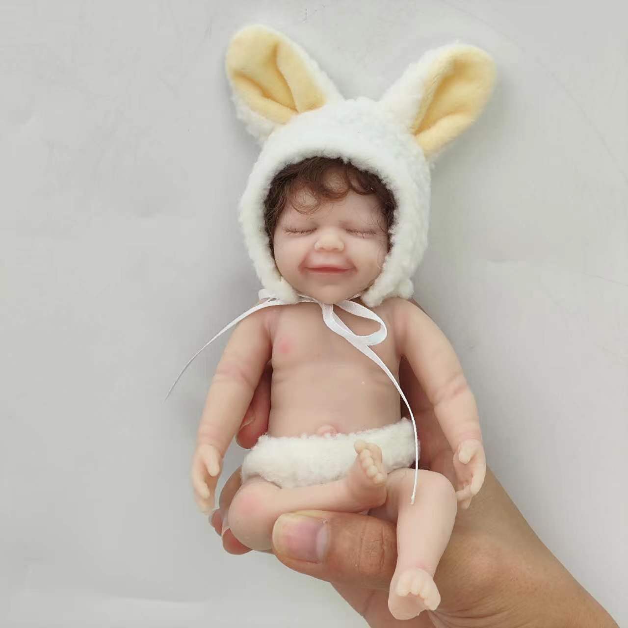 6-inch realistic simulation doll soft solid silicone reborn doll April can be bathed and dressed up as a hand gift