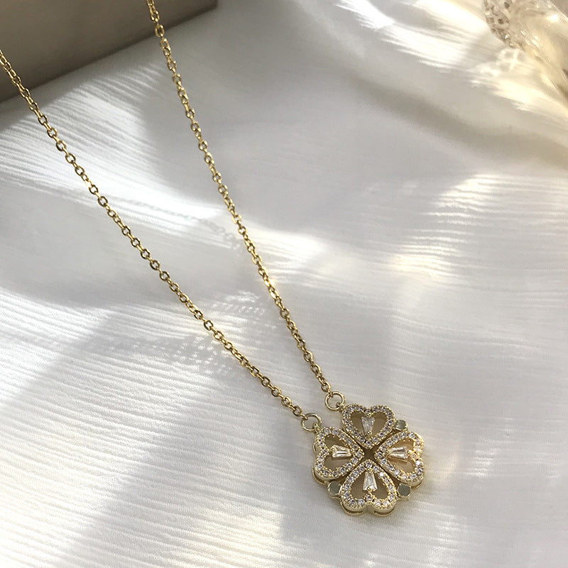 A multi-wear four-leaf clover titanium steel necklace women's design sense of high-end light luxury love clavicle chain ins tide necklace