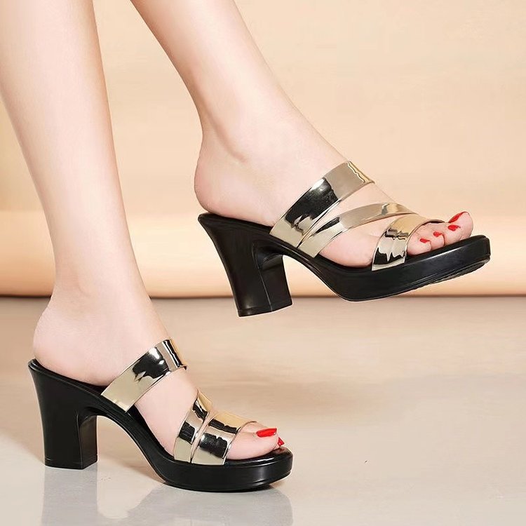 2022 cross-border large size summer new high-heeled waterproof platform women's sandals thick heel bright leather fish mouth women's sandals