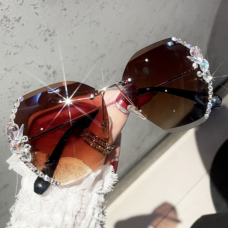 2022 new cross-border hot-selling diamond-encrusted women's sunglasses Korean version of the tide anti-ultraviolet sun glasses big face sunscreen summer