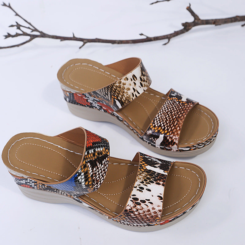 2021 European and American new foreign trade large size women's sandals wholesale thick bottom wedge snake pattern sandals large size women's shoes spot