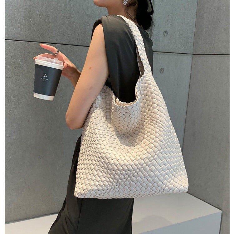 2024 new high-end hand-woven bag large-capacity shoulder tote bag underarm bag bucket bag mother-and-child bag trend