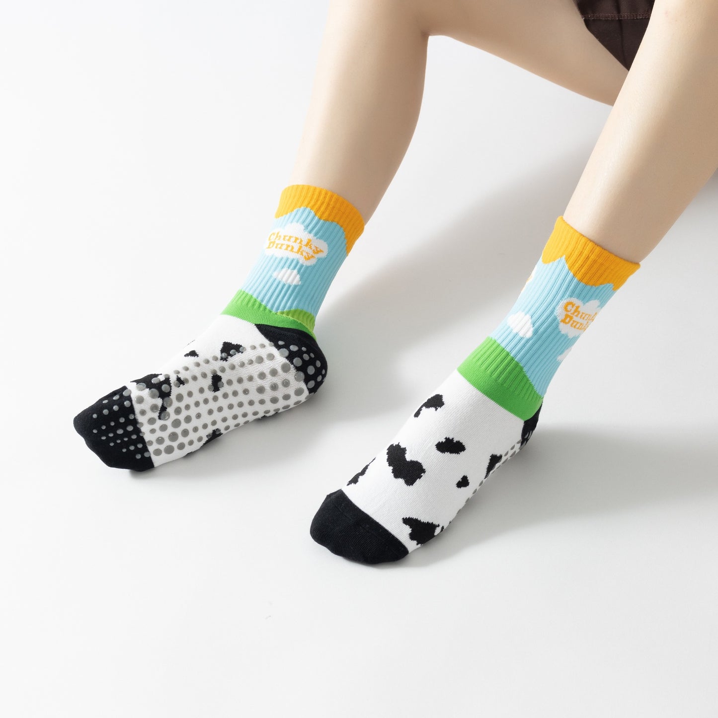 【Factory direct supply】Four seasons round toe yoga calf socks sweat-absorbent non-slip yoga socks Pilates graffiti socks