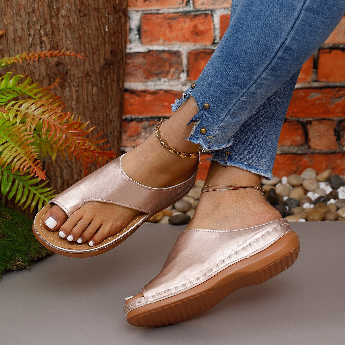 2024 summer new casual flat-bottom large size women's shoes slip-on toe sandals wedge heel beach outdoor sandals spot women