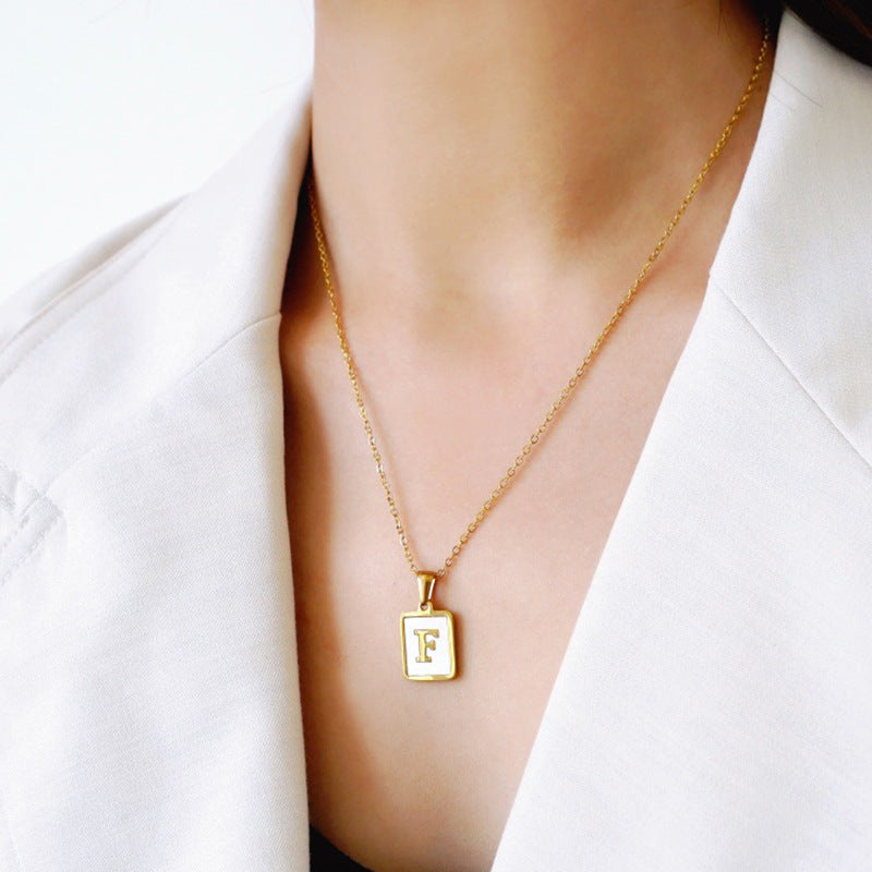 2022 European and American cross-border square 18K gold jewelry necklace female letter pendant titanium steel shell 26 letter necklace