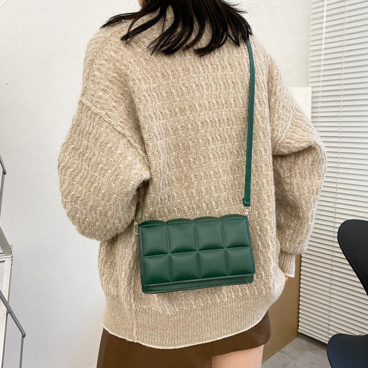 2023 Korean version simple new women's bag street trend internet celebrity single shoulder underarm bag diagonal small square bag