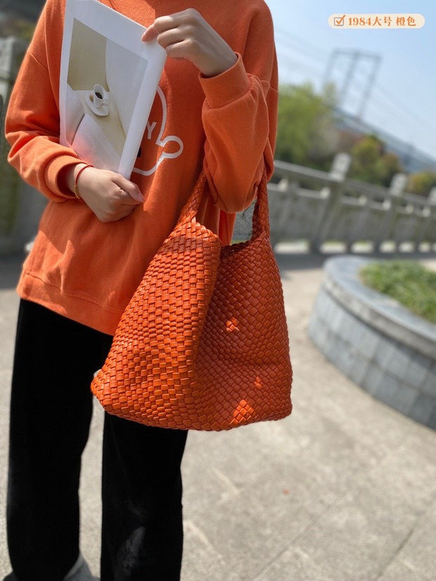 2024 new high-end hand-woven bag large-capacity shoulder tote bag underarm bag bucket bag mother-and-child bag trend