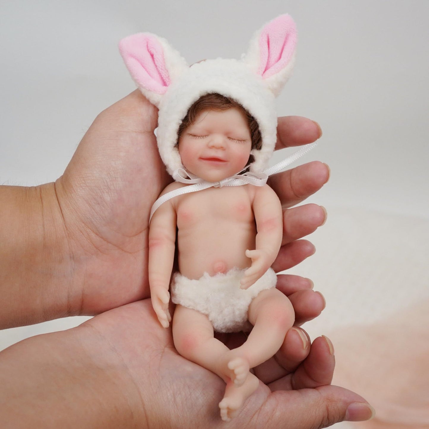 6-inch realistic simulation doll soft solid silicone reborn doll April can be bathed and dressed up as a hand gift