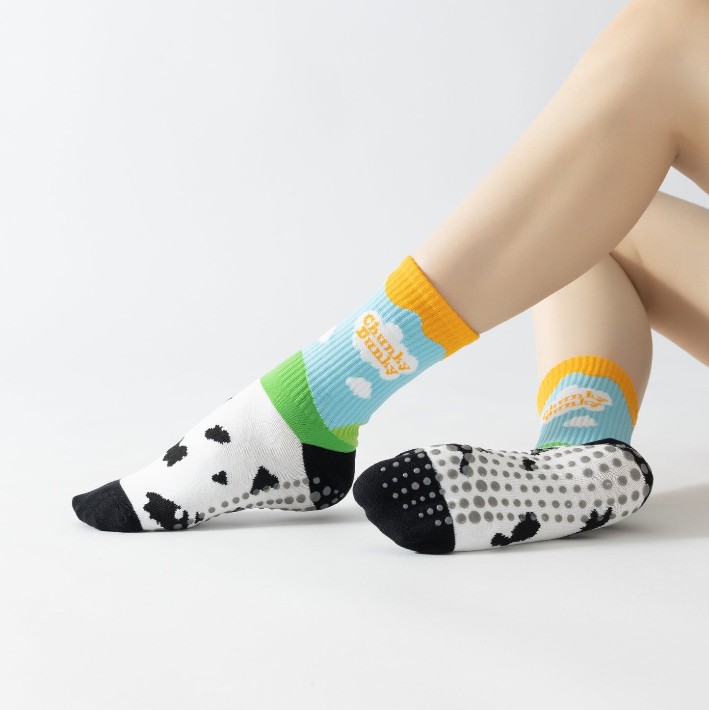 【Factory direct supply】Four seasons round toe yoga calf socks sweat-absorbent non-slip yoga socks Pilates graffiti socks